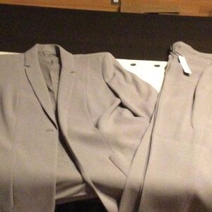 Eli Tahari  Gray Suit

2 pair pants 
Jacket 12
Pants 10